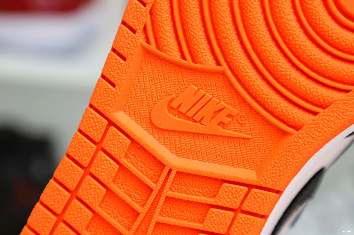 Electro Retro Air Jordan 1 Orange' High OG 0806